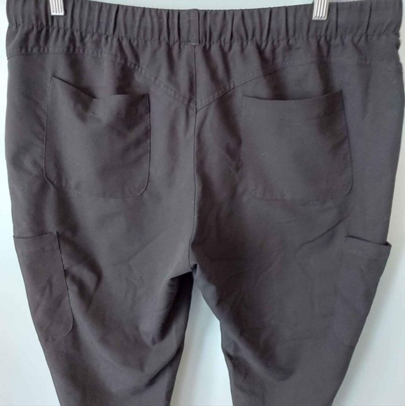 Incredible Deal 3 sets of Designer Scrubs - Picture 5 of 10